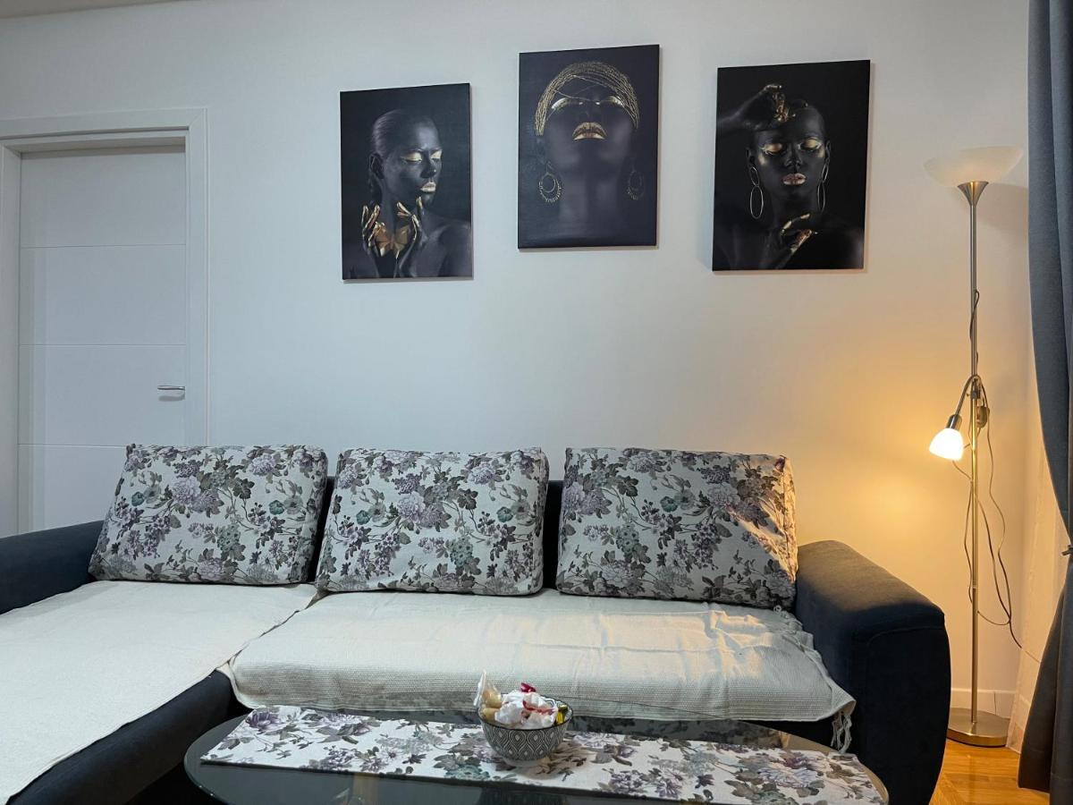 Apartman Mdb Subotica Eksteriør billede