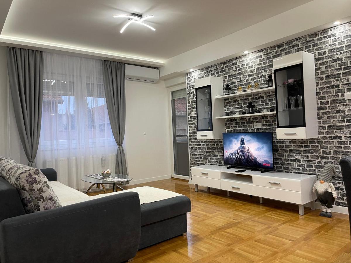 Apartman Mdb Subotica Eksteriør billede