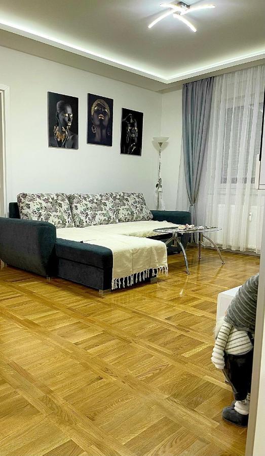 Apartman Mdb Subotica Eksteriør billede