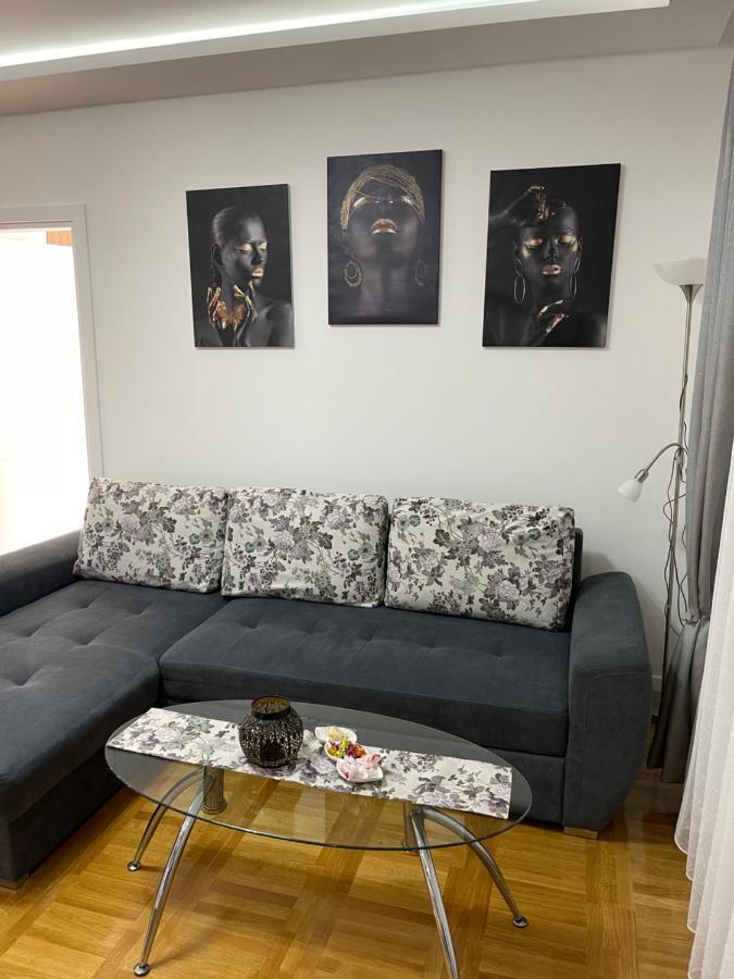 Apartman Mdb Subotica Eksteriør billede