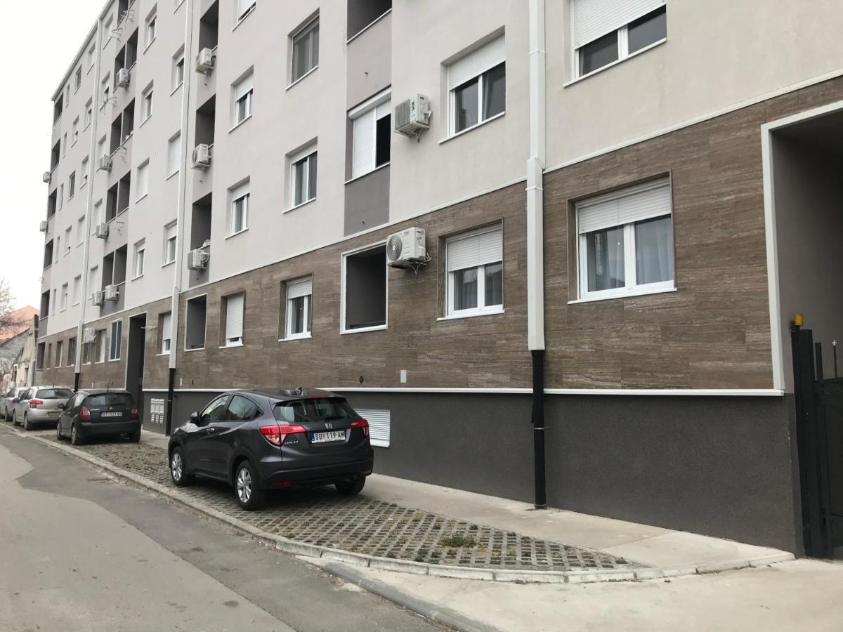 Apartman Mdb Subotica Eksteriør billede